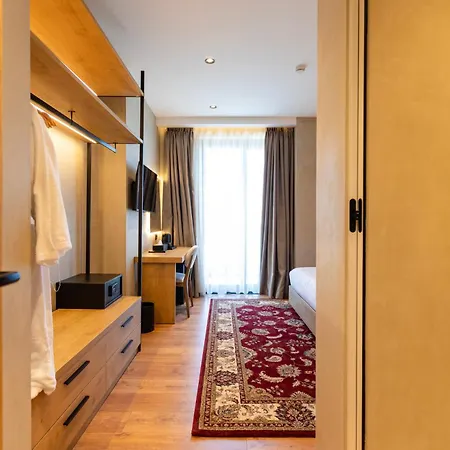Hotel Montis Agroturizëm Kanine