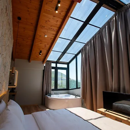 Montis Agroturizëm Hotel
