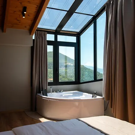 فندق Montis Agroturizem 4*