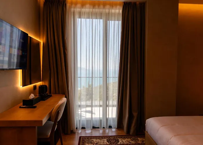 Montis Agroturizem Hotell 4*