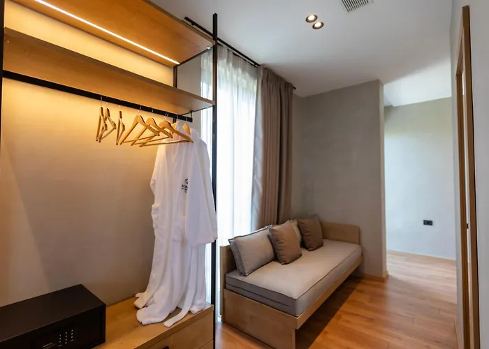 호텔 Montis Agroturizem Kanine