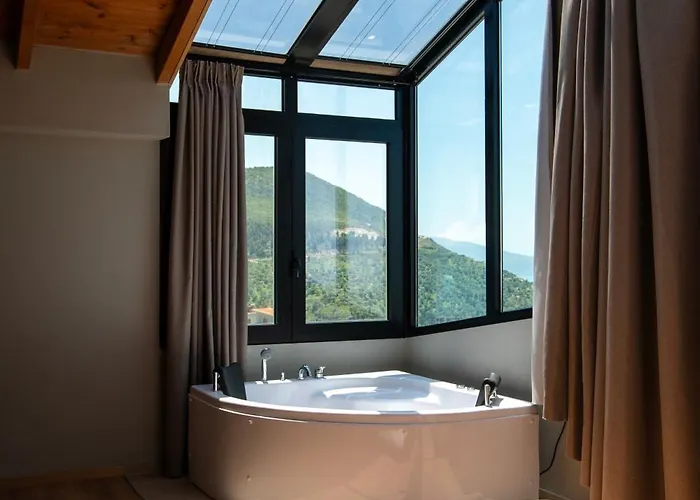 호텔 Montis Agroturizem 4*